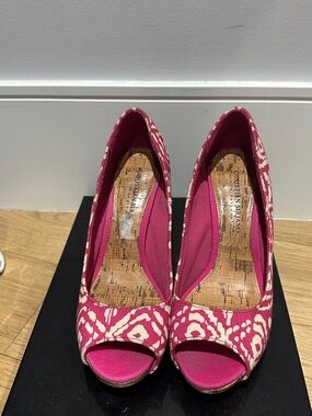 Christian Siriano Pink Patterned Peep-Toe Pumps